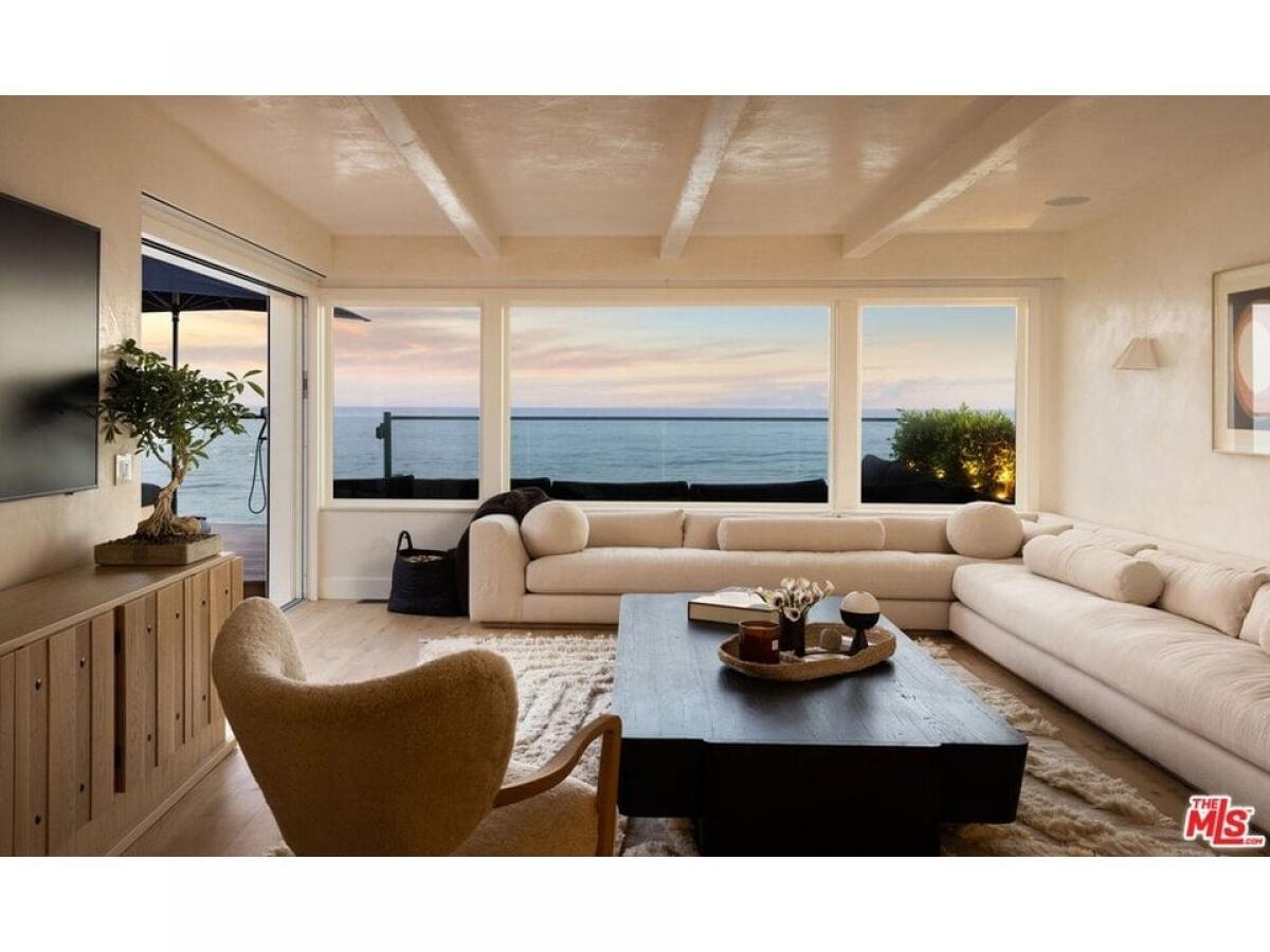 Picture of Home For Sale in Malibu, California, United States