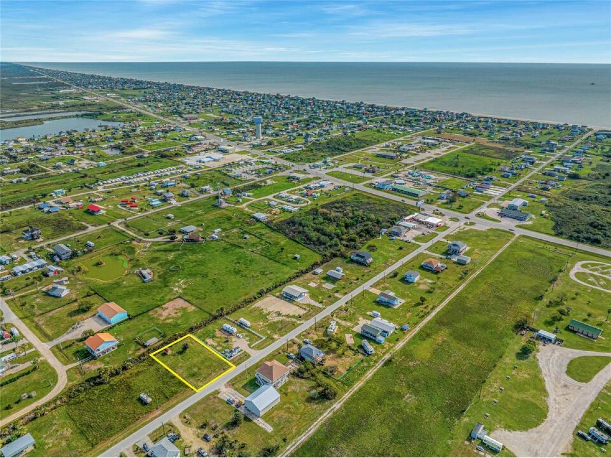 Picture of Residential Land For Sale in Crystal Beach, Texas, United States