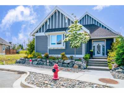 Home For Sale in Parksville, Canada