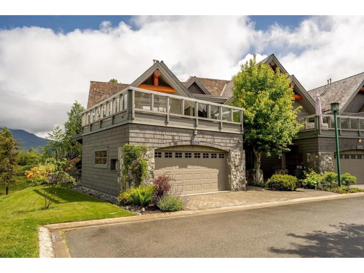 Picture of Home For Sale in Whistler, British Columbia, Canada