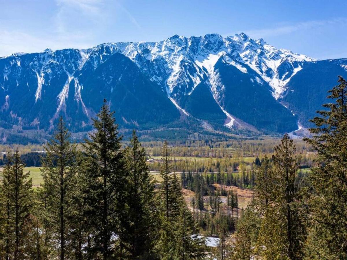 Picture of Residential Land For Sale in Pemberton, British Columbia, Canada