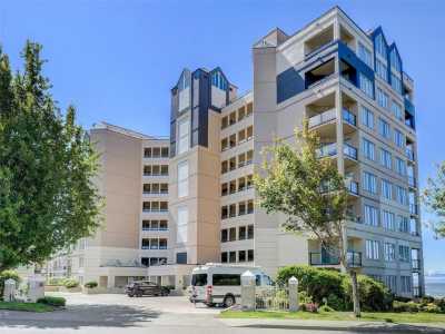 Condo For Sale in Victoria, Canada