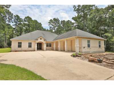 Home For Sale in Magnolia, Texas