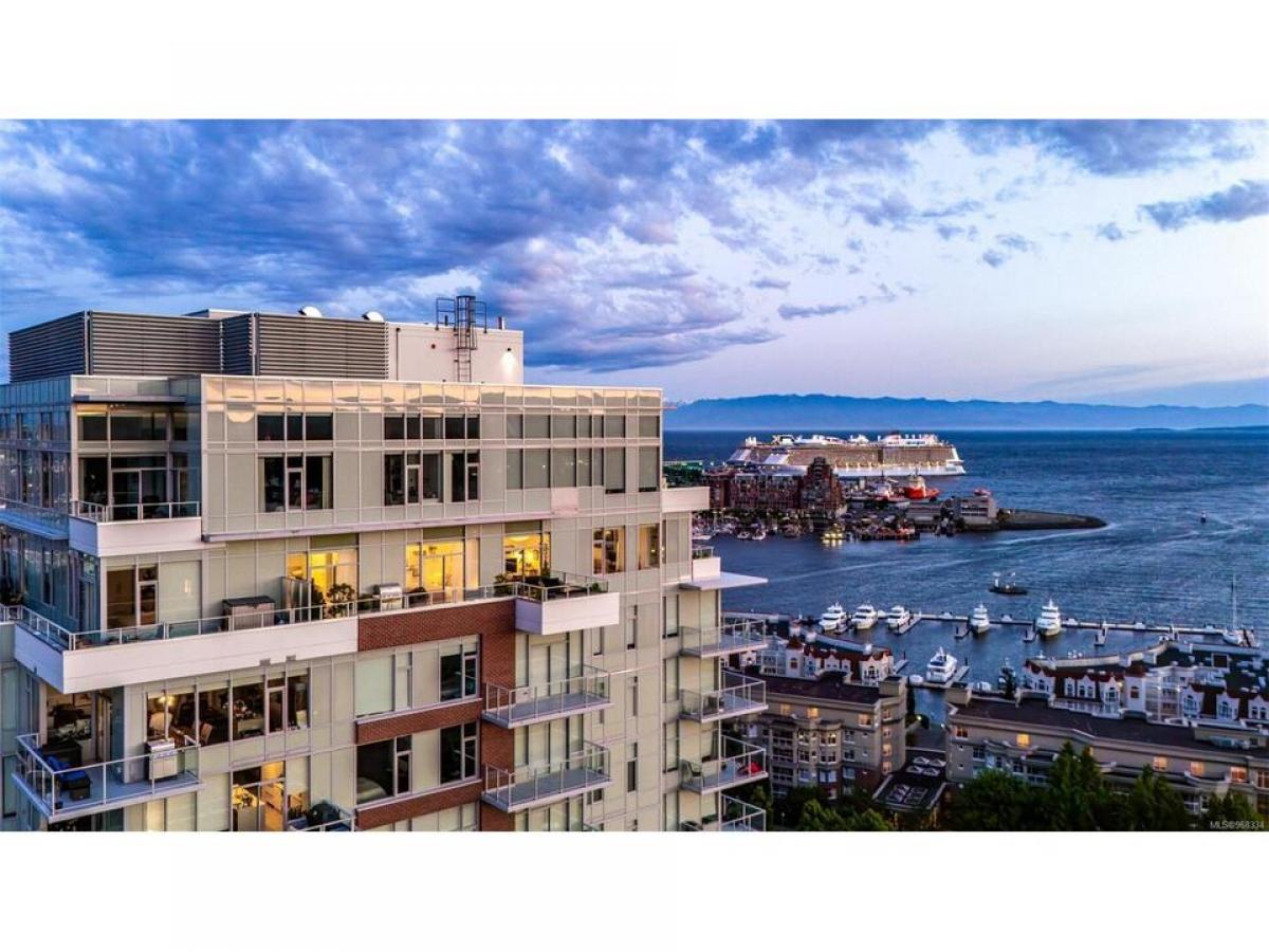 Picture of Condo For Sale in Victoria, British Columbia, Canada