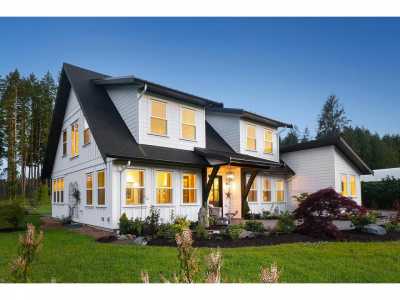 Home For Sale in Courtenay, Canada