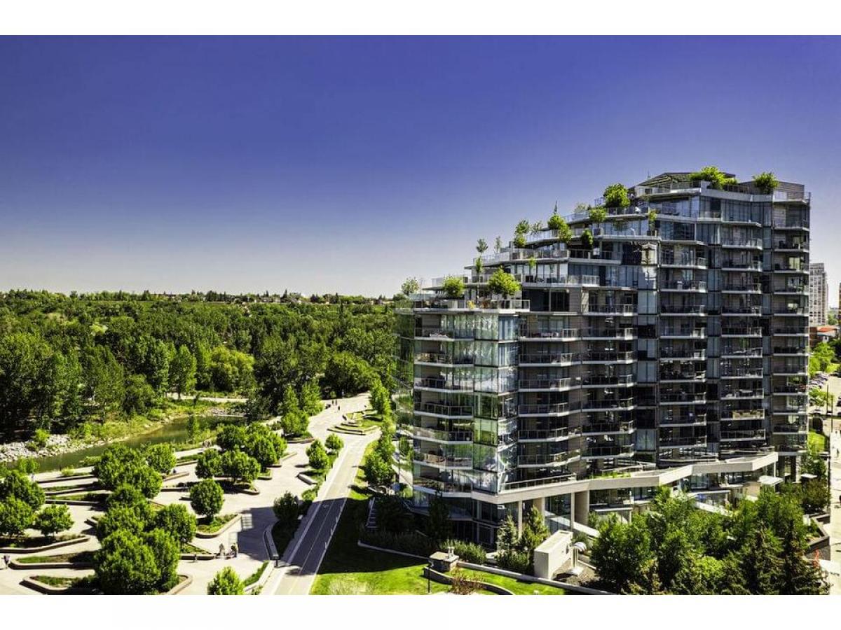 Picture of Condo For Sale in Calgary, Alberta, Canada