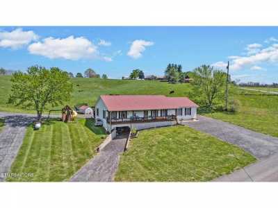 Home For Sale in Byrdstown, Tennessee