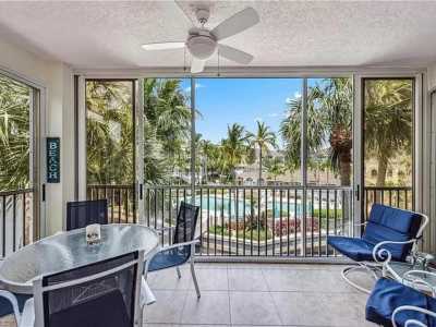 Condo For Sale in Naples, Florida