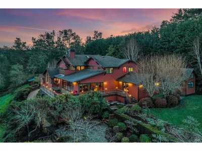 Home For Sale in Sebastopol, California