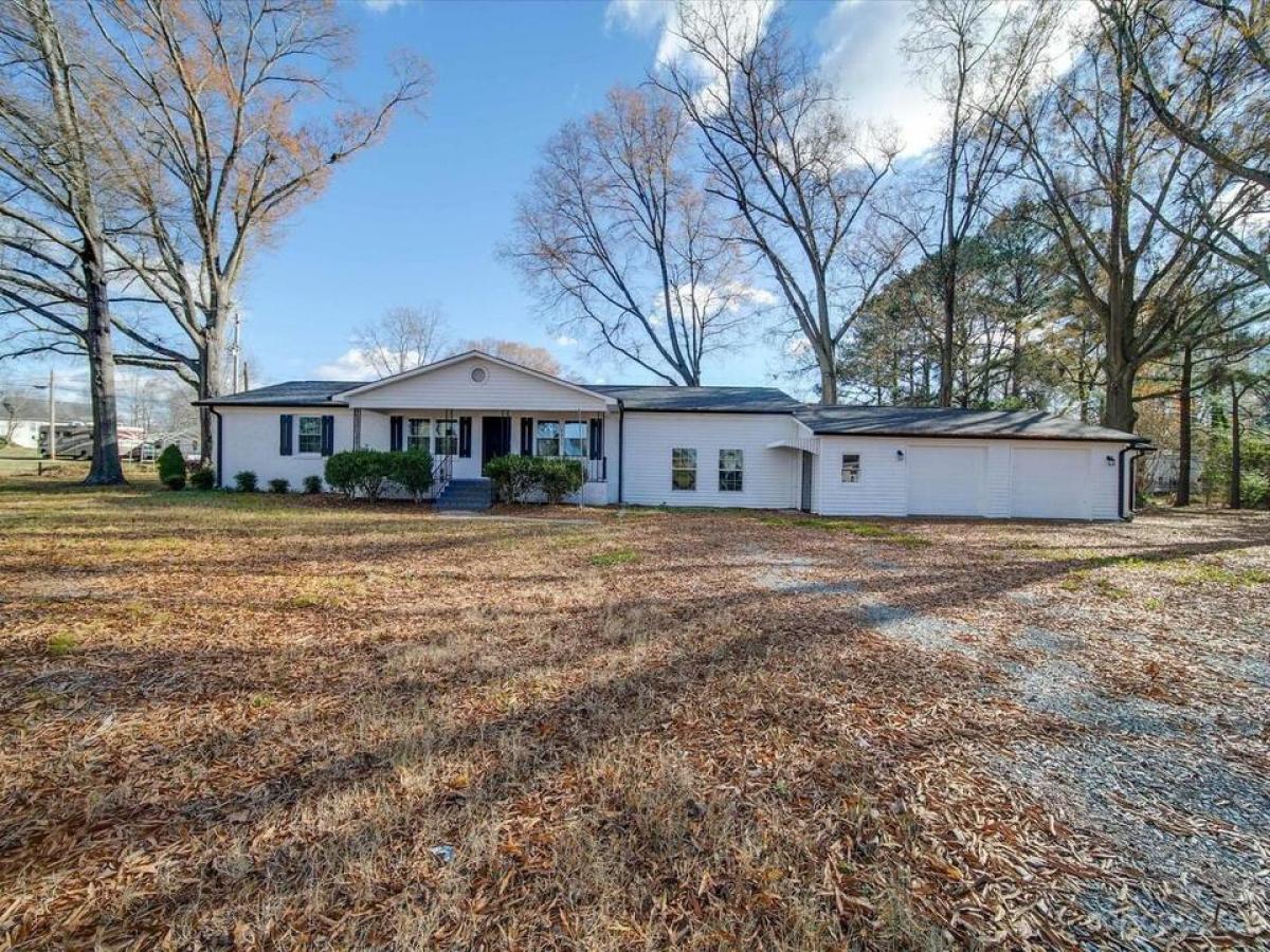 Picture of Home For Sale in Indian Trail, North Carolina, United States