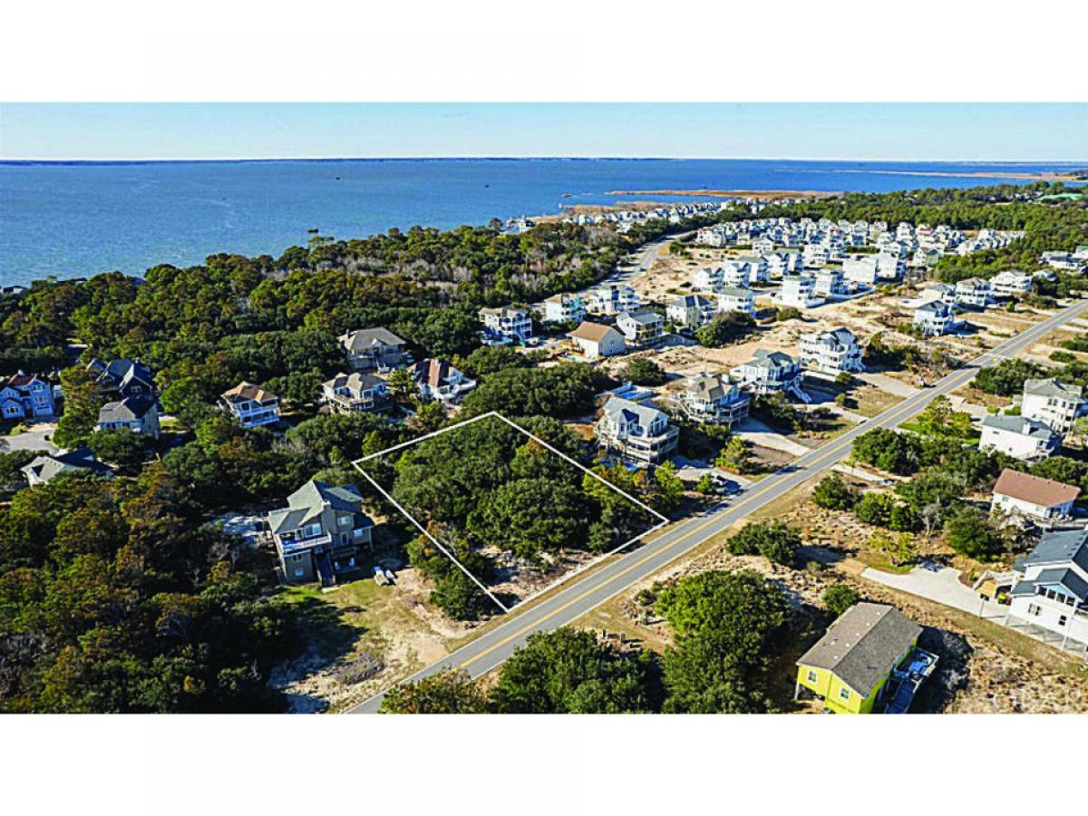 Picture of Home For Sale in Corolla, North Carolina, United States