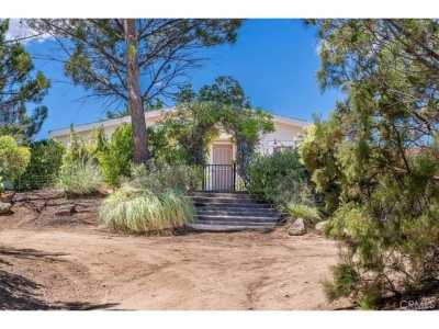 Home For Sale in Anza, California