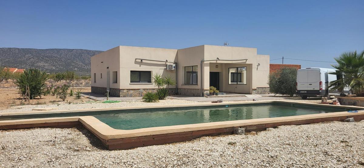 Picture of Villa For Sale in Pinoso, Alicante, Spain