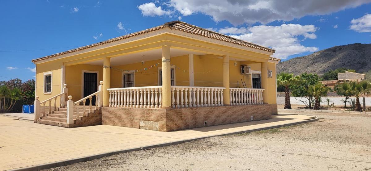 Picture of Villa For Sale in Hondon De Las Nieves, Alicante, Spain