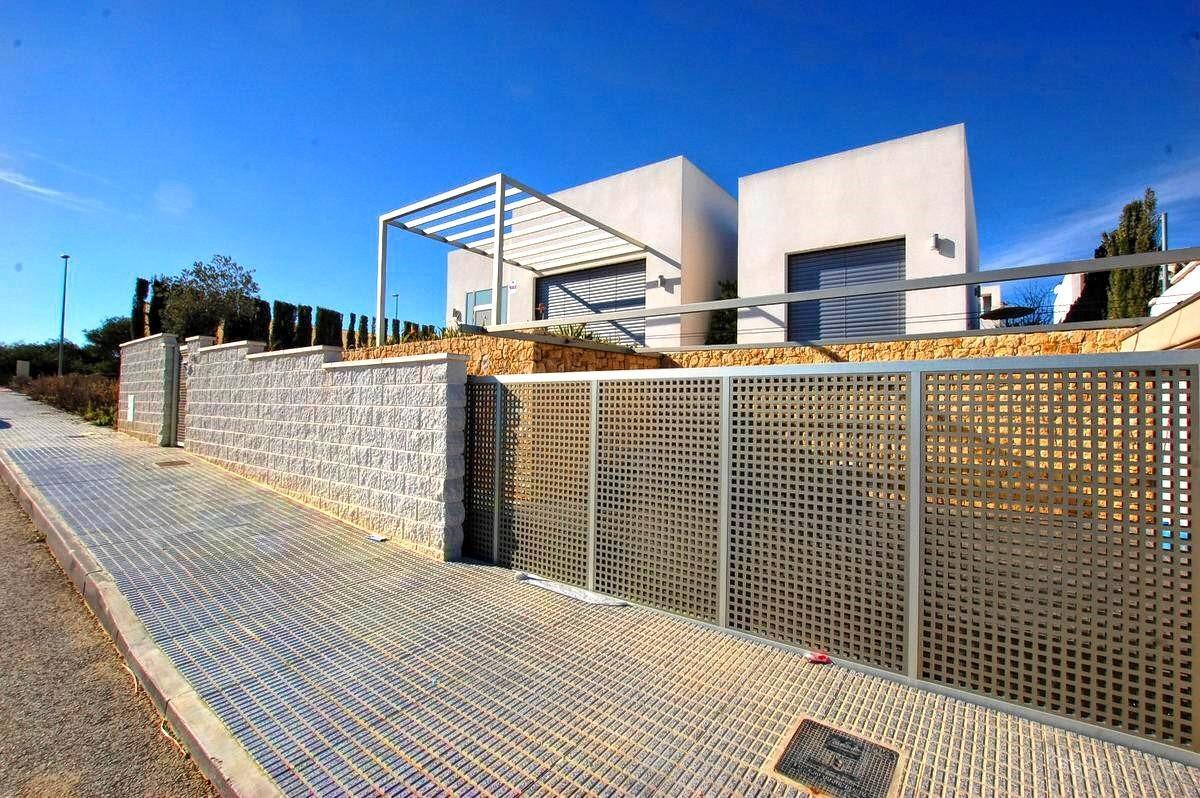 Picture of Villa For Sale in Benijofar, Alicante, Spain