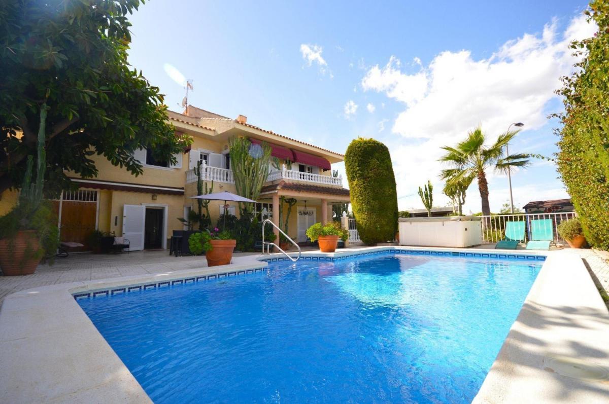 Picture of Villa For Sale in Torrevieja, Alicante, Spain