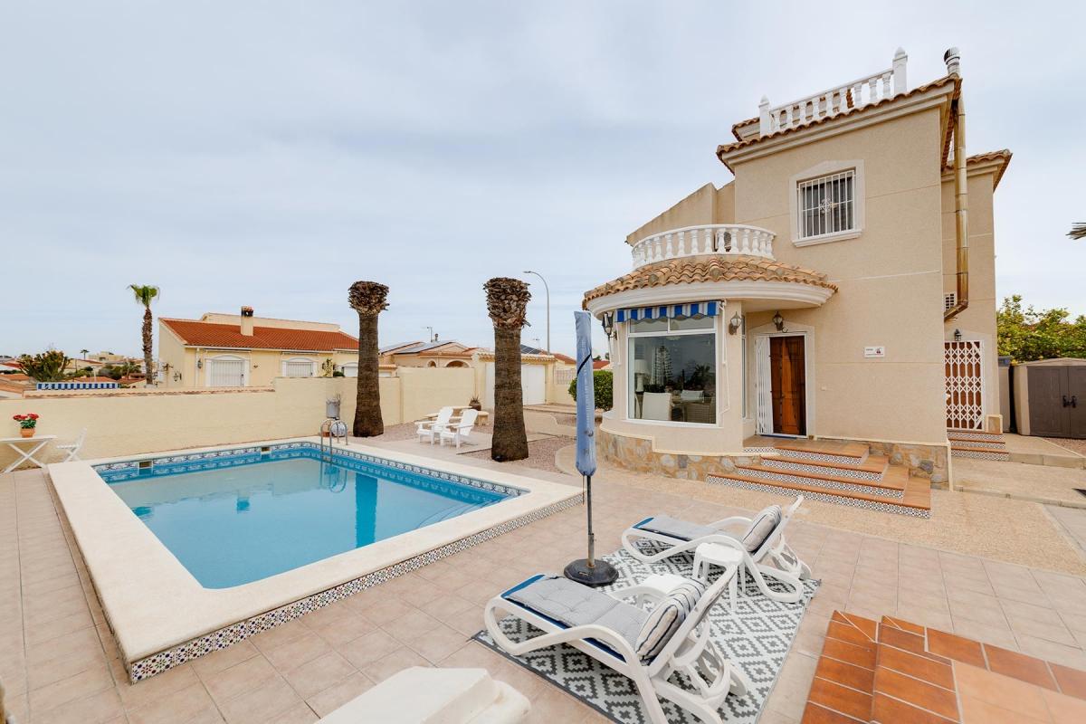 Picture of Villa For Sale in San Fulgencio, Alicante, Spain