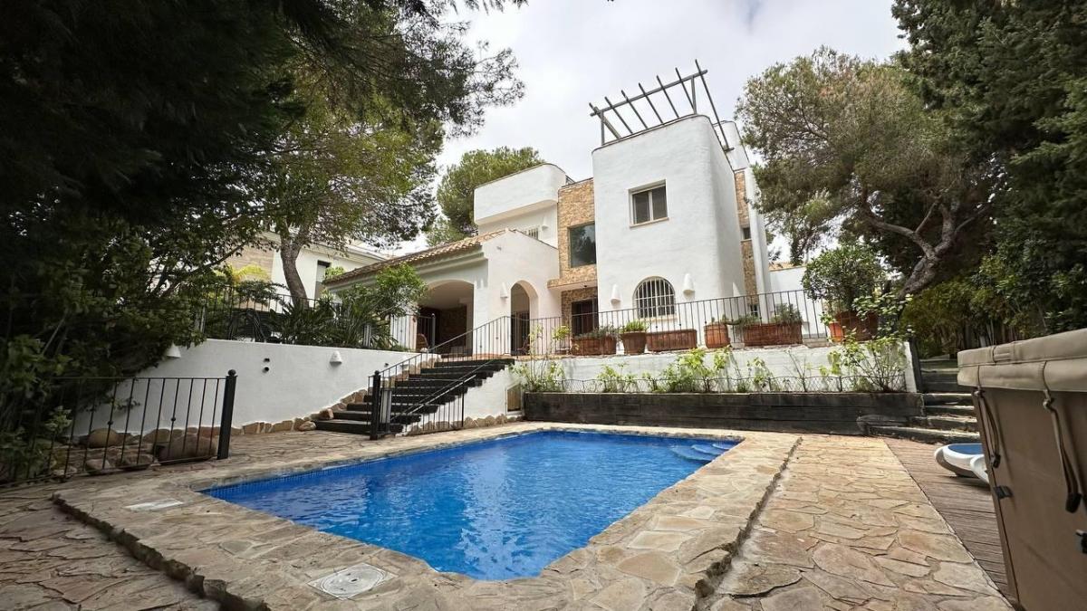 Picture of Villa For Sale in Orihuela Costa, Alicante, Spain