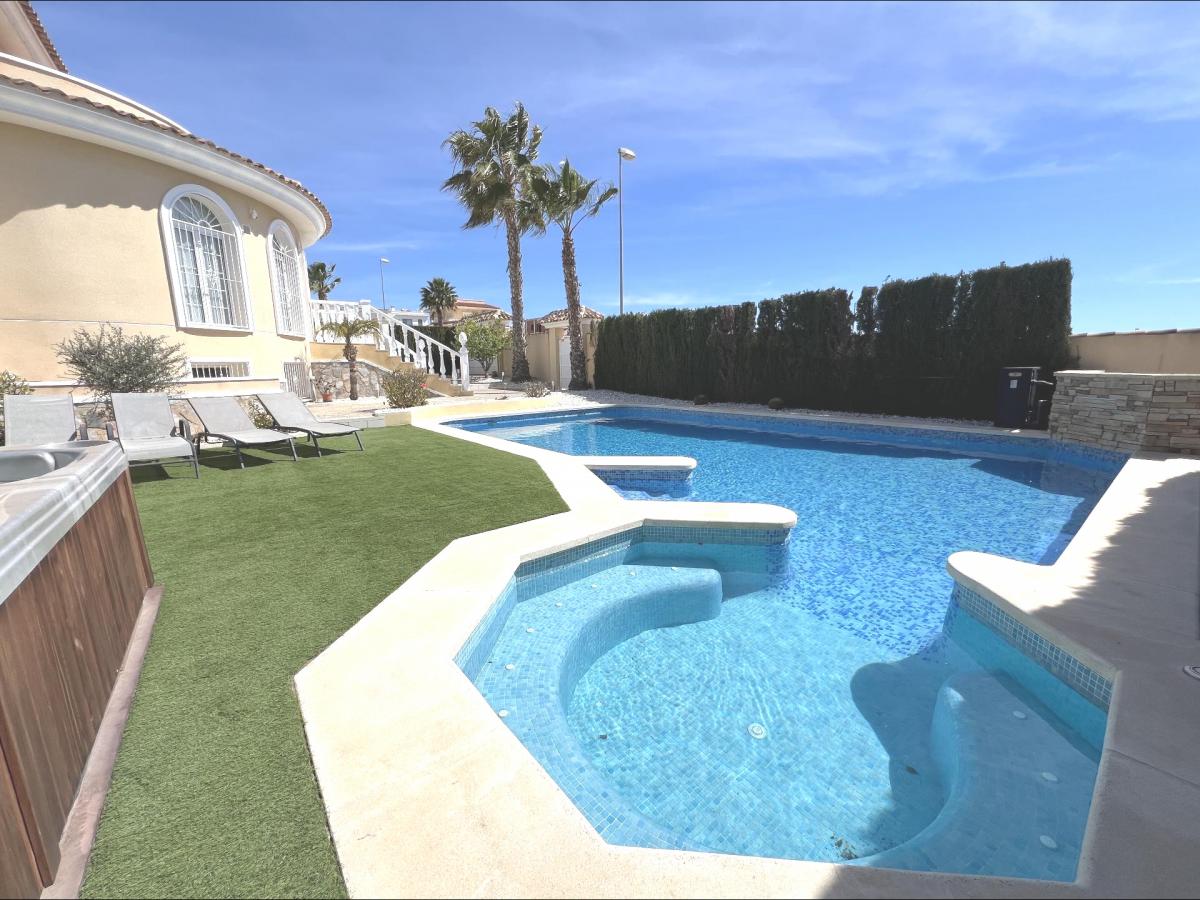 Picture of Villa For Sale in Ciudad Quesada, Alicante, Spain