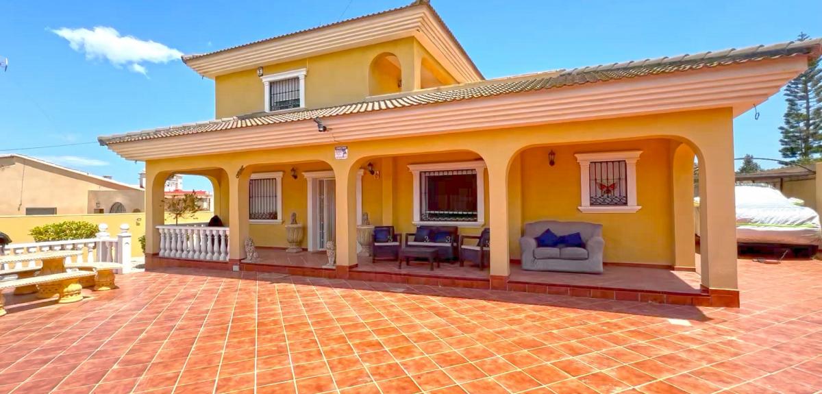 Picture of Villa For Sale in Torrevieja, Alicante, Spain