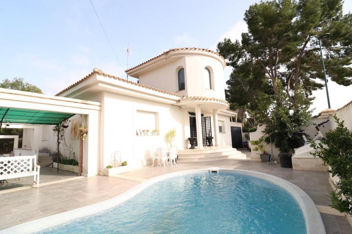 Picture of Villa For Sale in Pilar De La Horadada, Alicante, Spain