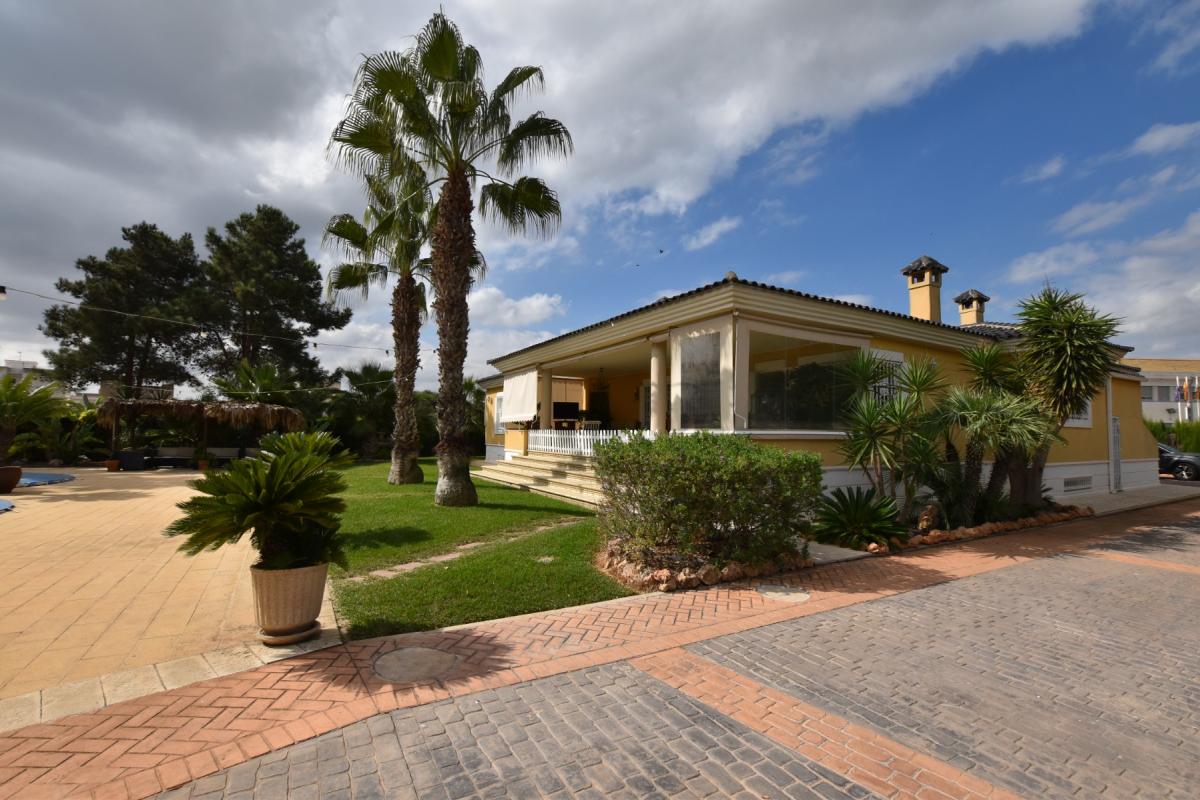 Picture of Villa For Sale in San Fulgencio, Alicante, Spain