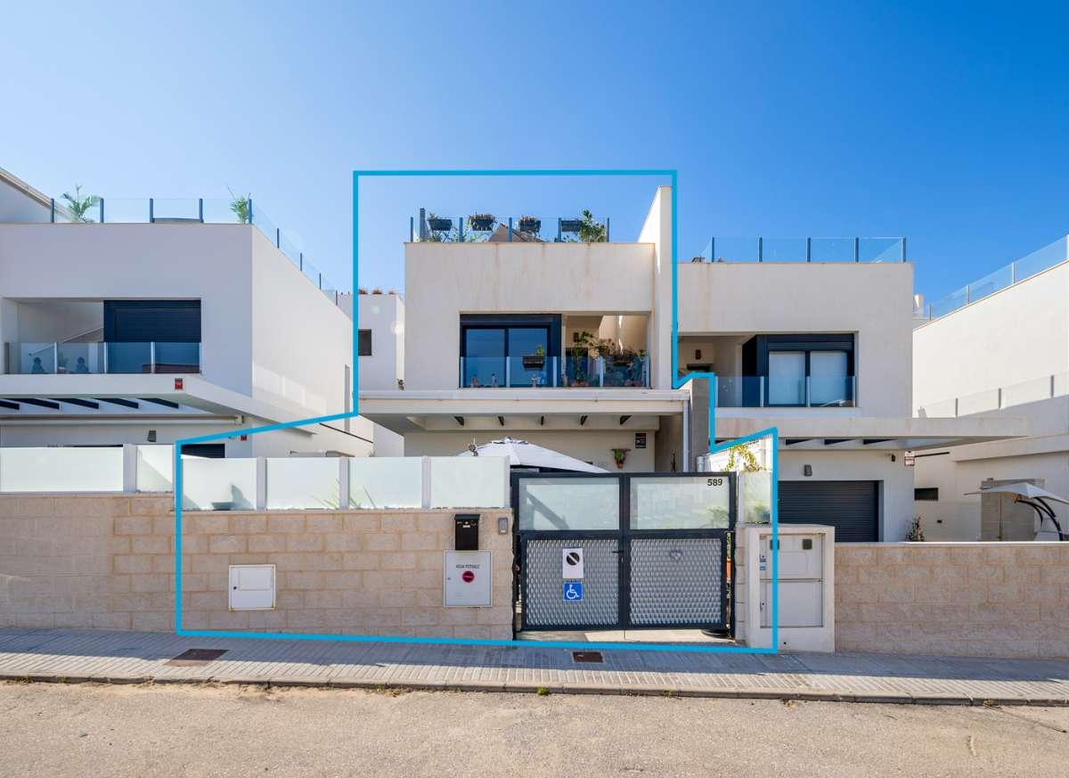 Picture of Villa For Sale in Villamartin, Alicante, Spain