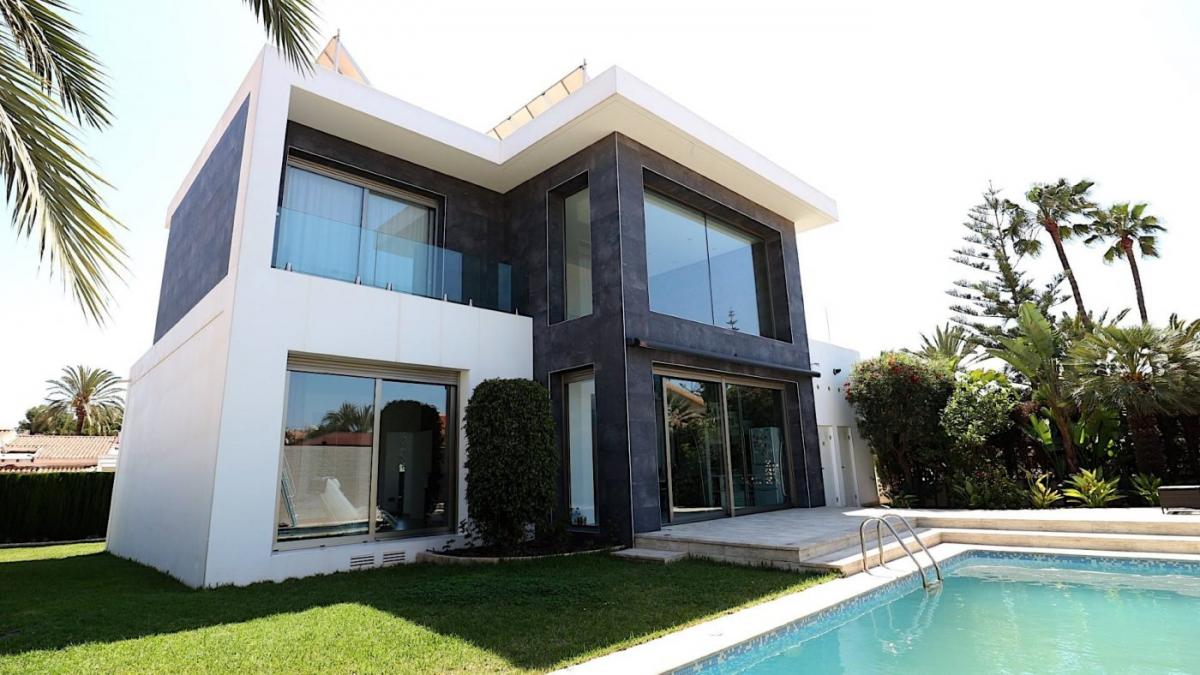 Picture of Villa For Sale in Torrevieja, Alicante, Spain