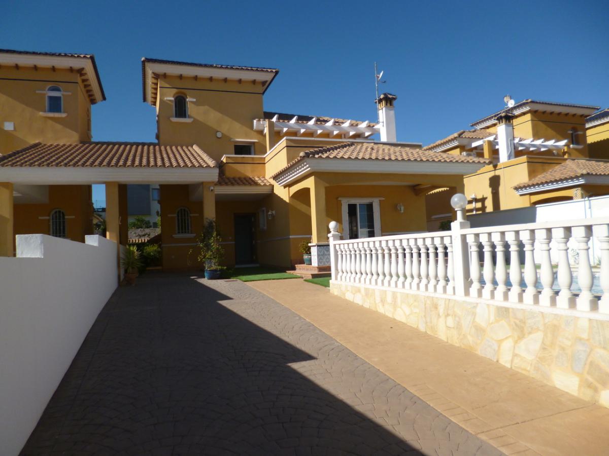 Picture of Villa For Sale in La Zenia, Alicante, Spain