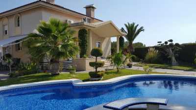 Villa For Sale in 