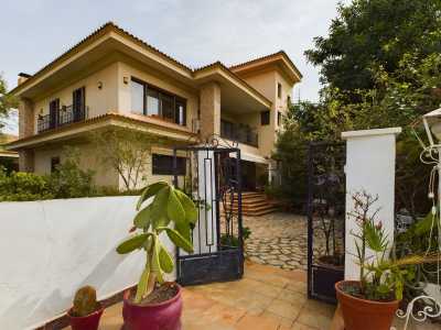 Villa For Sale in 