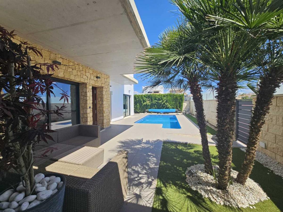 Picture of Villa For Sale in Ciudad Quesada, Alicante, Spain