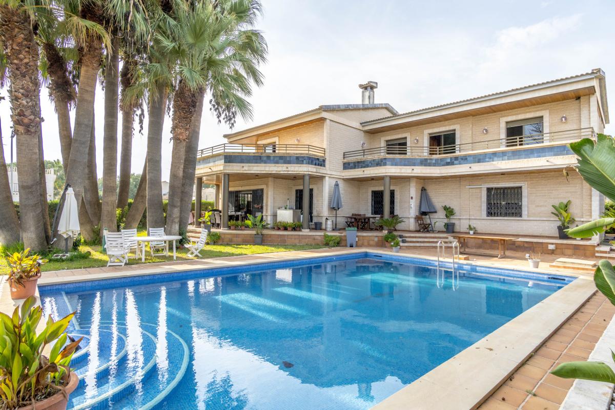 Picture of Villa For Sale in Orihuela Costa, Alicante, Spain