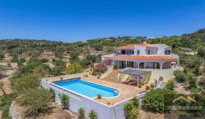 Villa For Sale in Estoi, Portugal