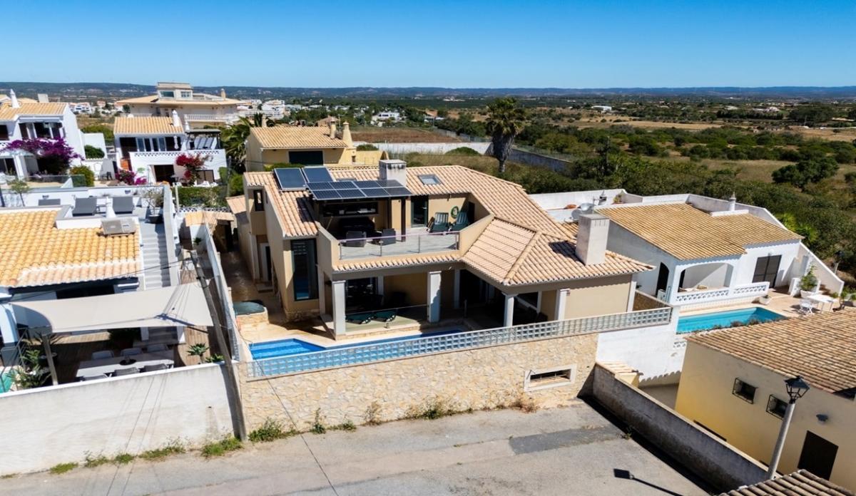 Picture of Villa For Sale in Praia Da Luz, Algarve, Portugal