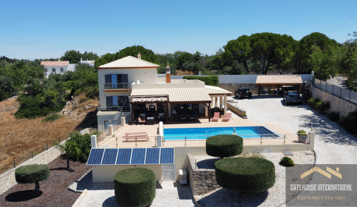 Picture of Villa For Sale in Santa Barbara De Nexe, Faro (algarve), Portugal