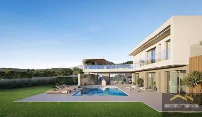 Villa For Sale in Loule, Portugal