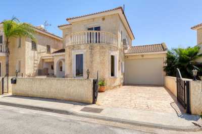 Villa For Sale in 