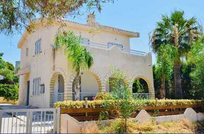 Villa For Sale in 