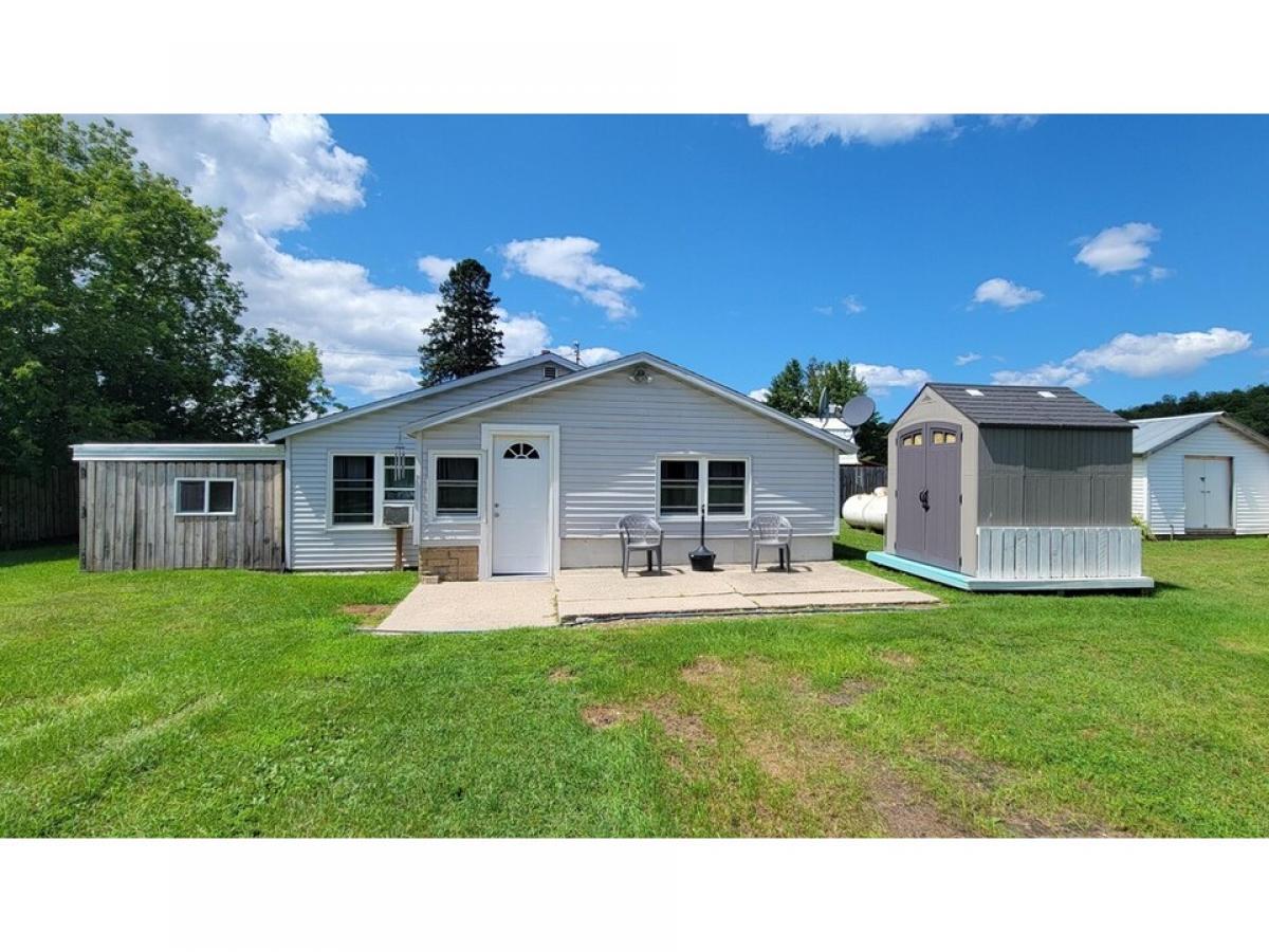 Picture of Home For Sale in Vanderbilt, Michigan, United States