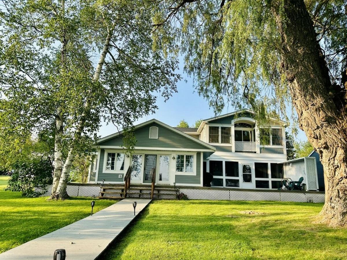 Picture of Home For Sale in Presque Isle, Michigan, United States