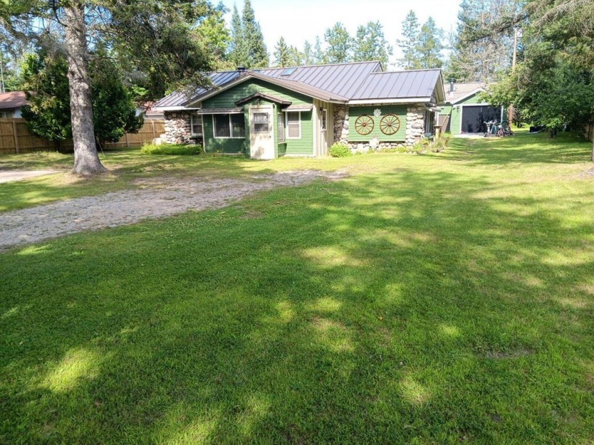 Picture of Home For Sale in Atlanta, Michigan, United States