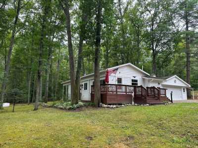 Home For Sale in Hubbard Lake, Michigan