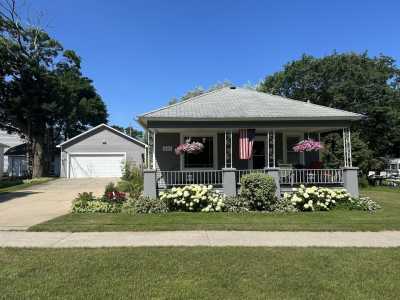 Home For Sale in Mackinaw City, Michigan