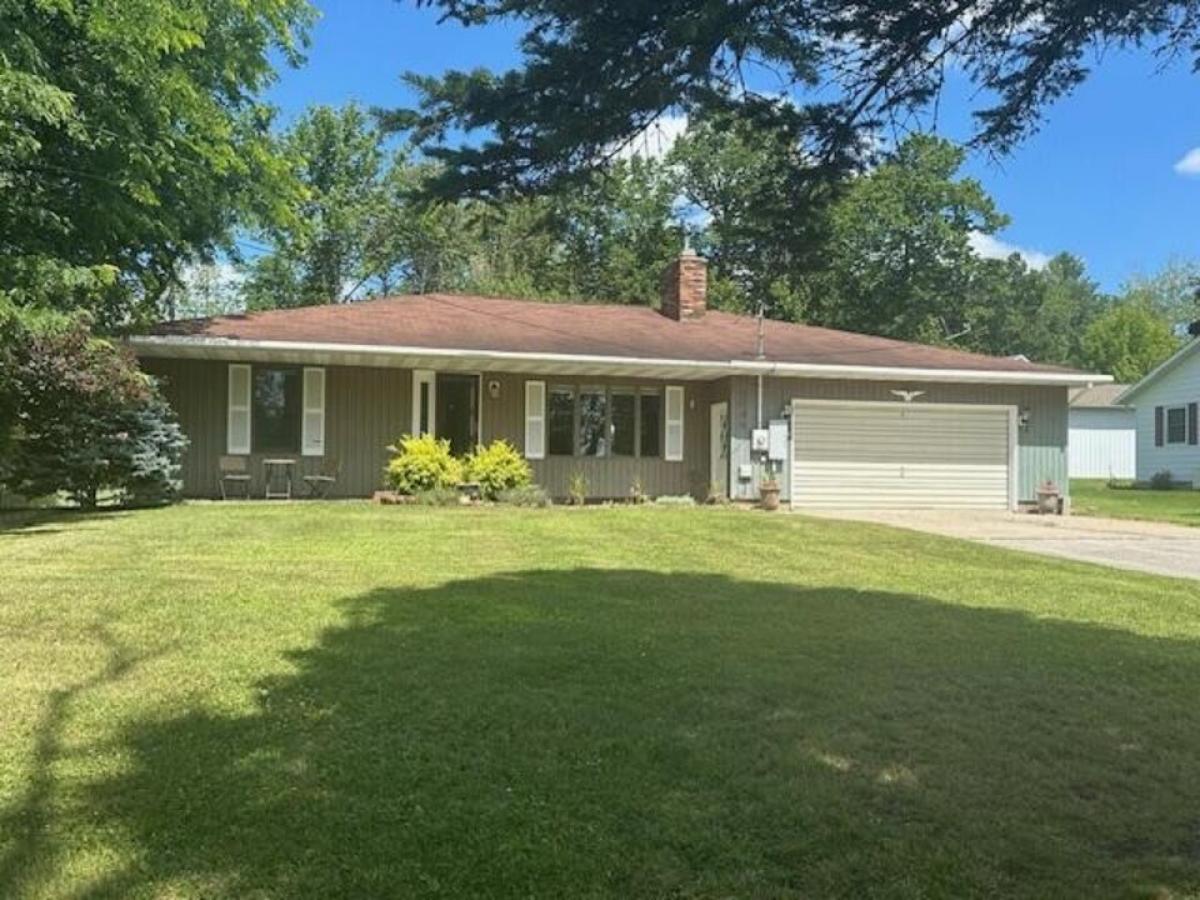 Picture of Home For Sale in Hubbard Lake, Michigan, United States