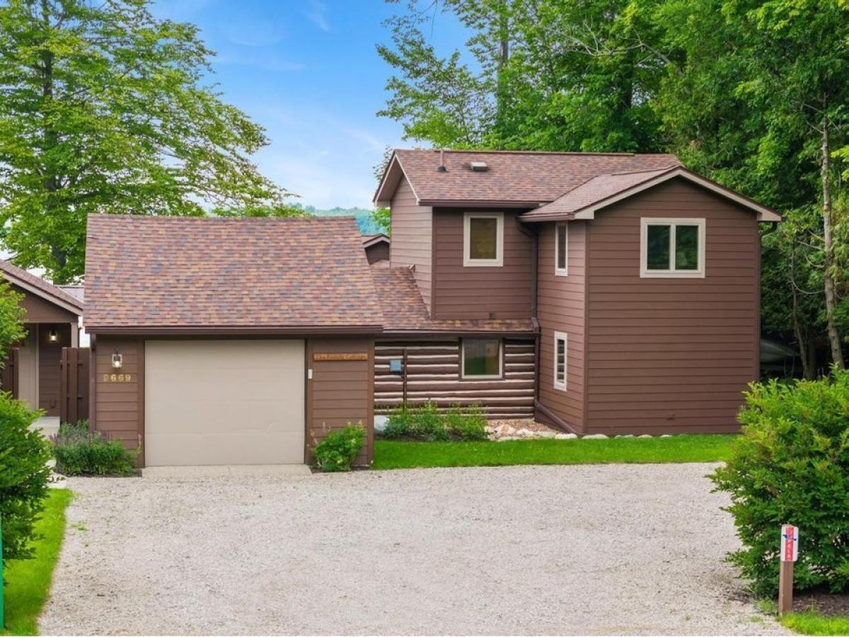 Picture of Home For Sale in Petoskey, Michigan, United States