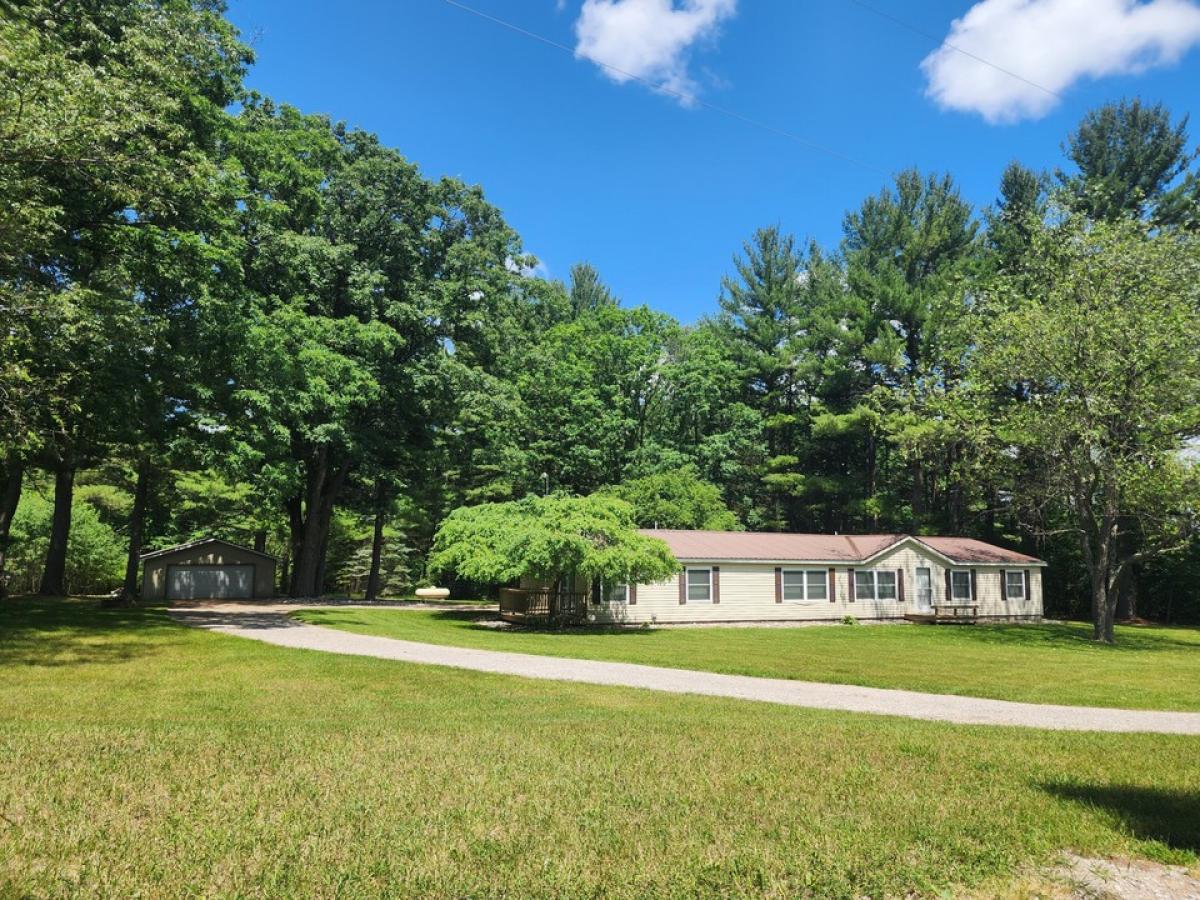 Picture of Home For Sale in Rose City, Michigan, United States