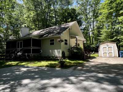 Home For Sale in Roscommon, Michigan