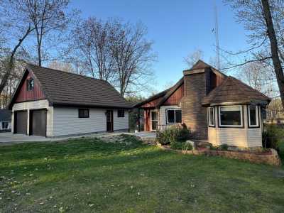 Home For Sale in Roscommon, Michigan