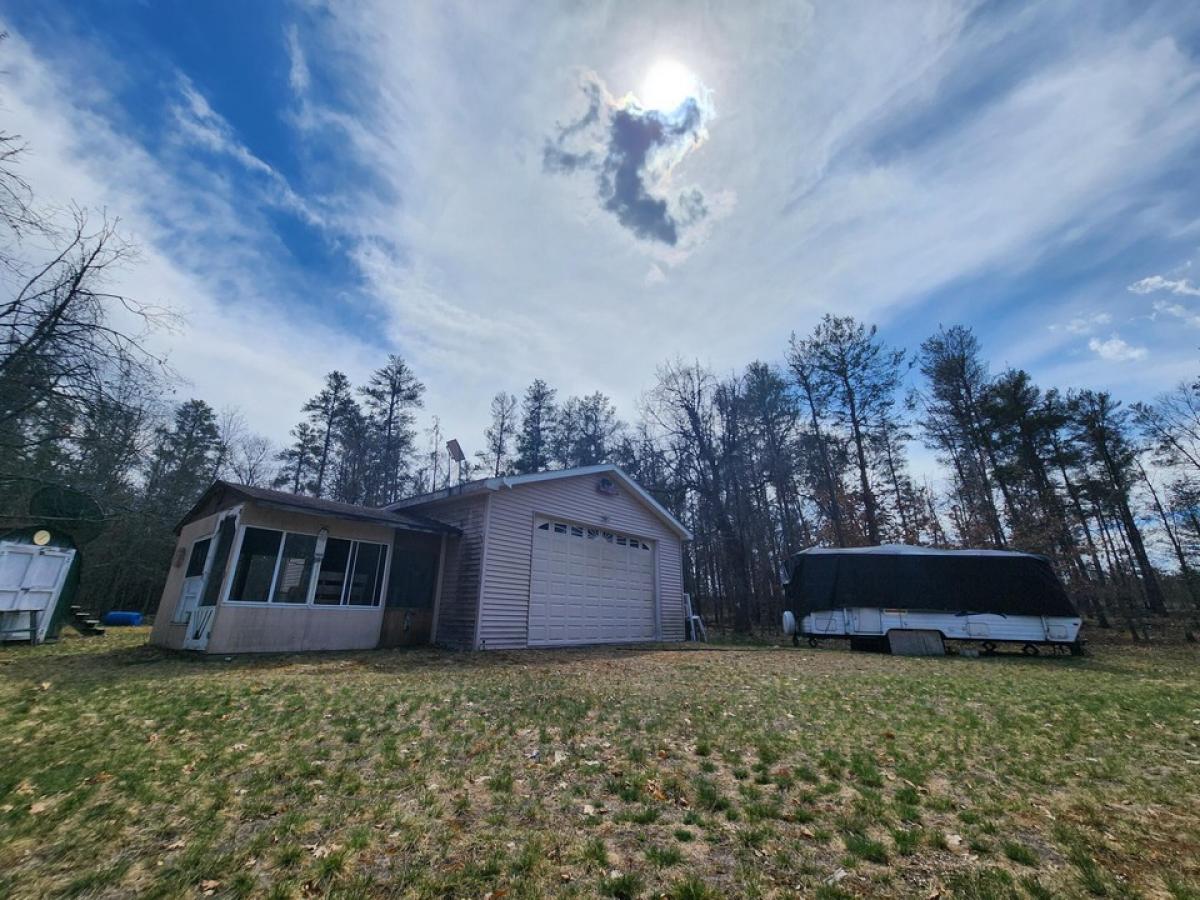 Picture of Home For Sale in Curran, Michigan, United States